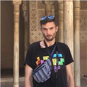Titulado en un grado de arqueología, ofrezco hacer clases de sociales, catalán y castellano en formato presencial u online.